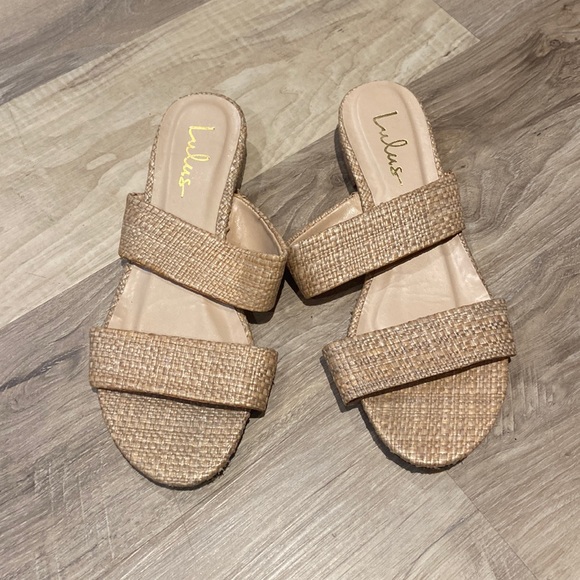 Great condition LuLus Sandals - Picture 1 of 3